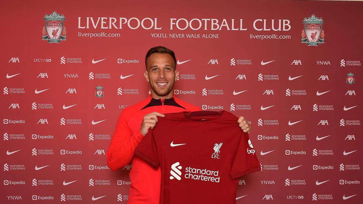 Liverpool hace oficial el fichaje del brasileño Arthur Melo