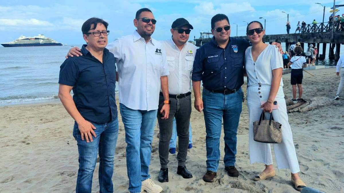 Lujoso crucero francés Le Bellot ancló en Tela con turistas que exploraron la bahía