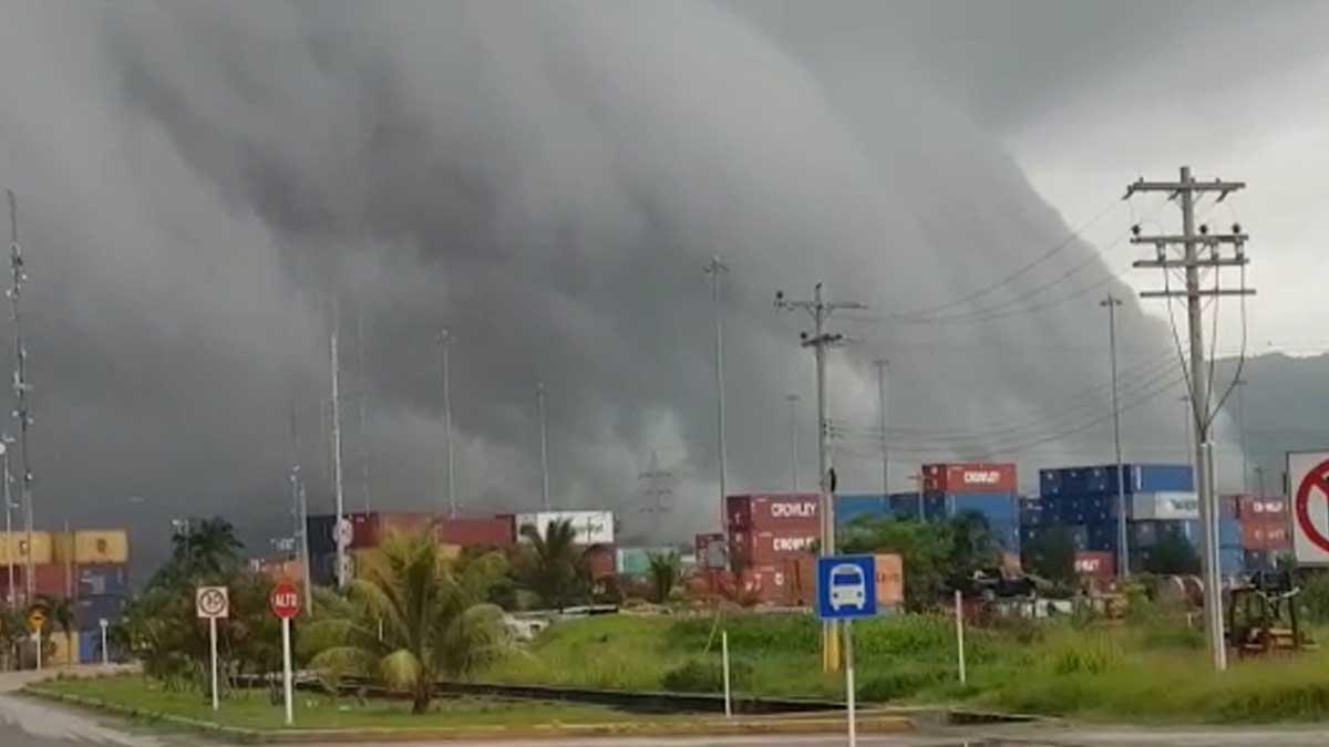 Las nubes llegaron acompañadas de leves vientos que provocaron que la mañana estuviera fresca.