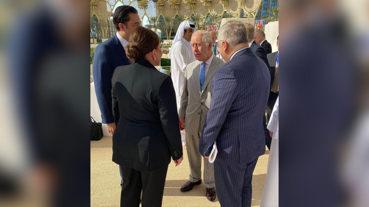 Xiomara Castro conversa con el Rey Carlos III de Reino Unido