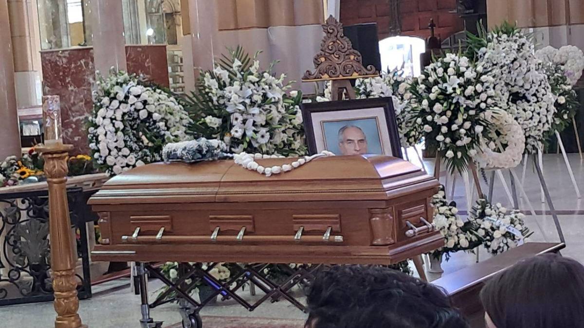 Familia y amigos despiden a don Emilio Larach con emotiva misa