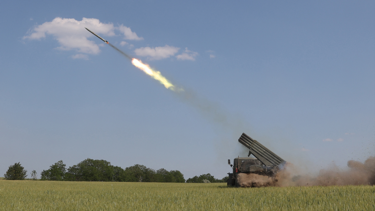 Ucrania ataca plataformas petrolíferas rusas en mar Negro, según autoridades