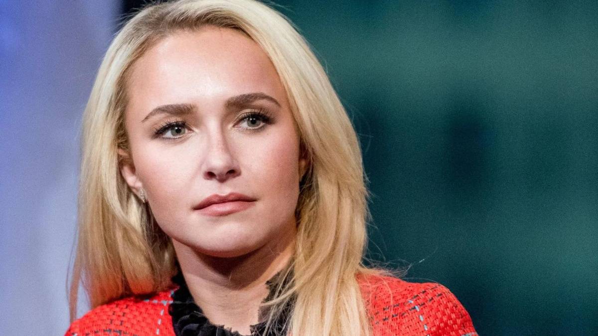 Hayden Panettiere fue obligada a estar con un hombre famoso cuando ella tenía 18