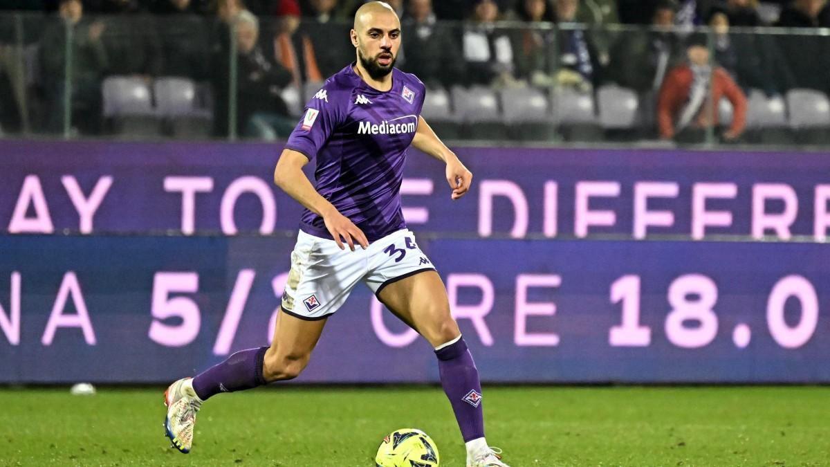 Tal parece que Arabia Saudí será el nuevo destino de Sofyan Amrabat, esto según el portal italiano ‘calciomercato’. El internacional marroquí ha decidido dejar la Fiorentina y no son pocos los clubes que se han interesado en él.