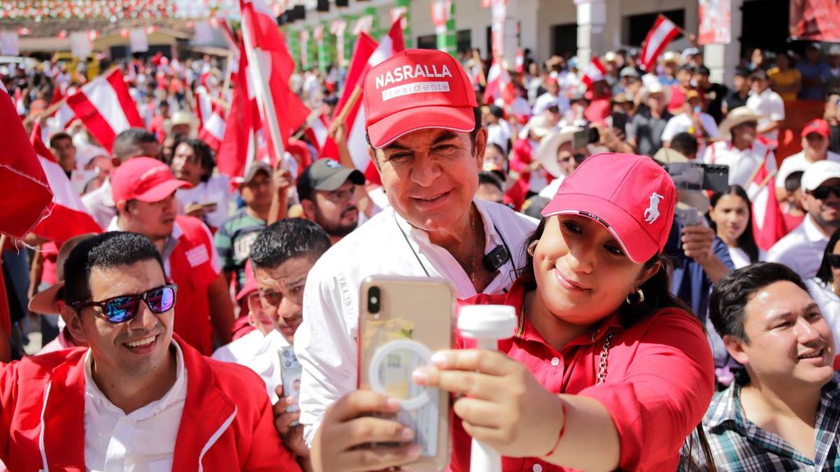 Salvador Nasralla visita Copán y Lempira y promete obras viales