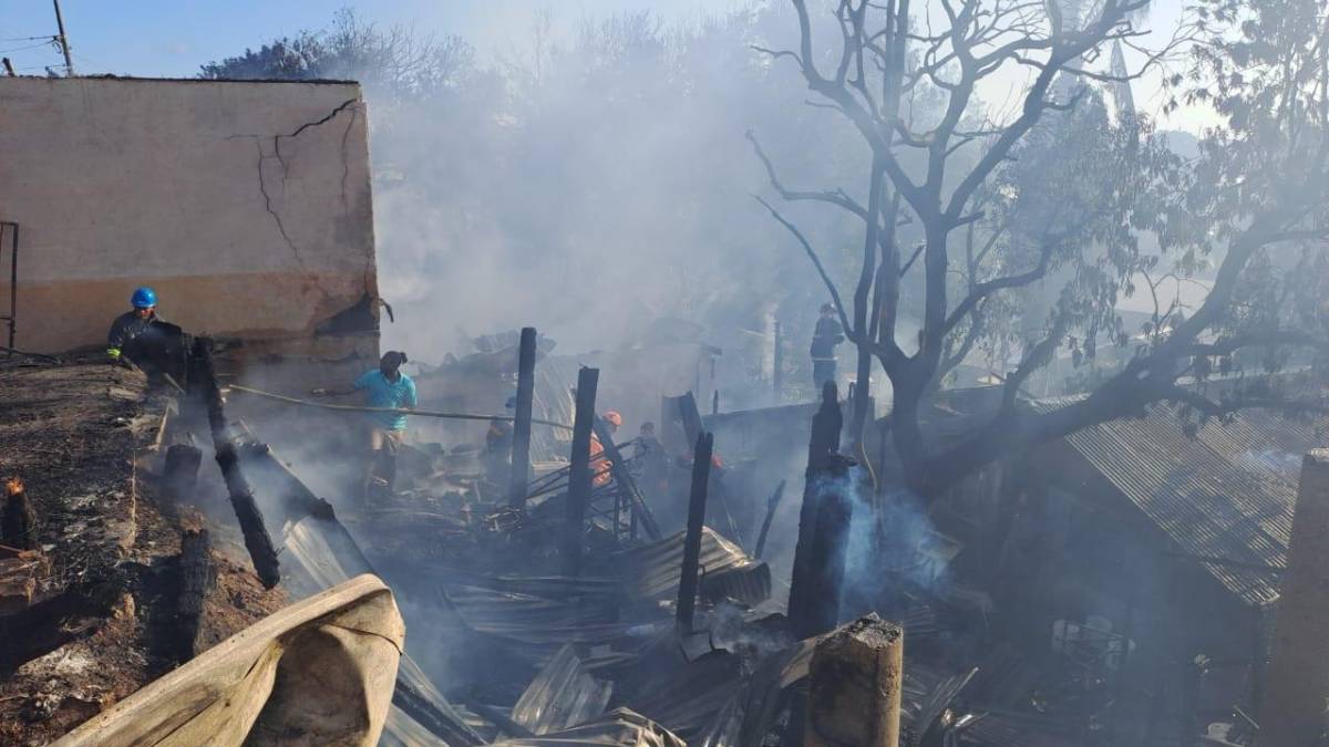 Cuerpos de socorro y seguridad se sumaron a la emergencia.