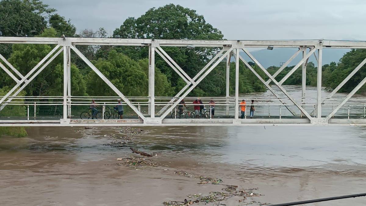 Ingreso de humedad y vaguada dejarán más lluvias este viernes en Honduras