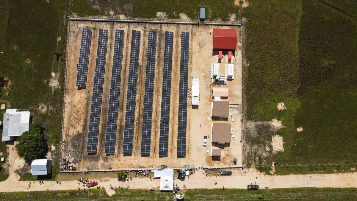 Inauguran planta solar para electrificar áreas rurales en Brus Laguna