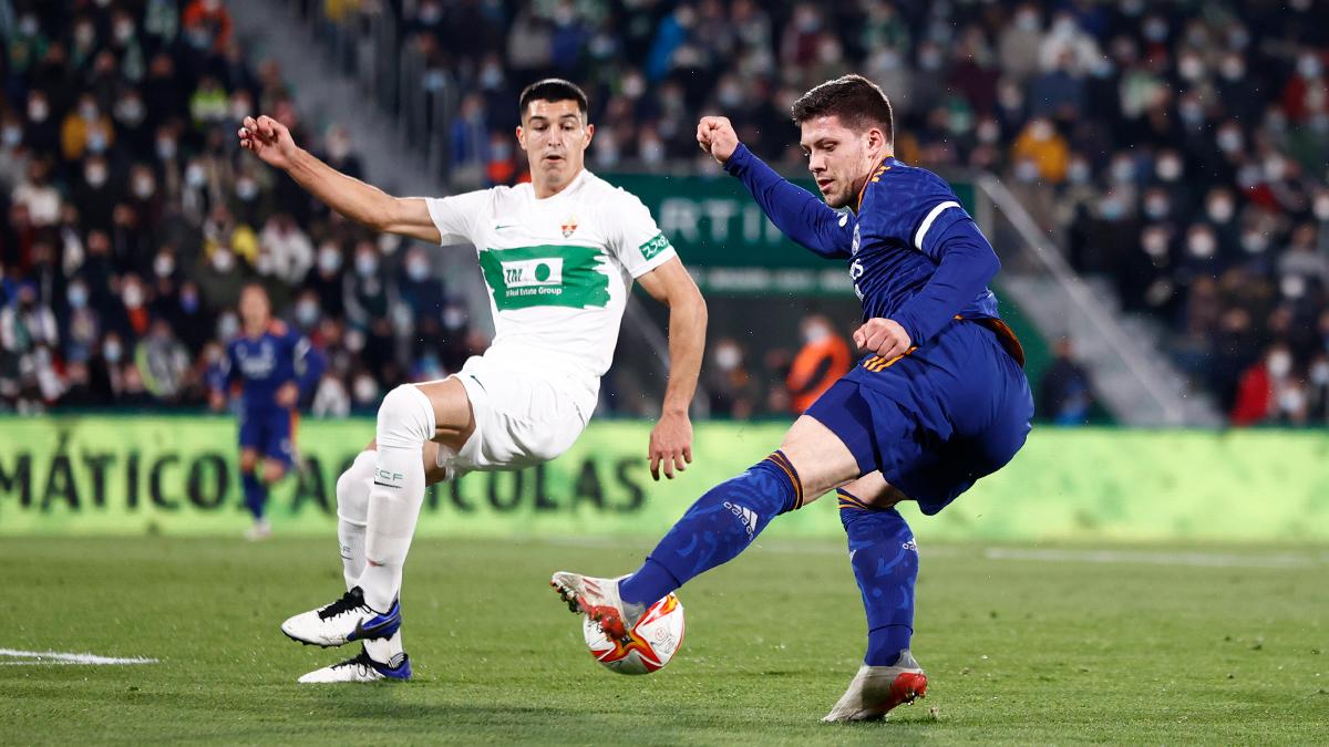 Luka Jovic tuvo la oportunidad de ser titular, pero no rindió como se esperaba.