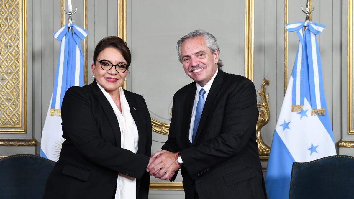 Argentina y Honduras coinciden en “profundizar” la integración regional