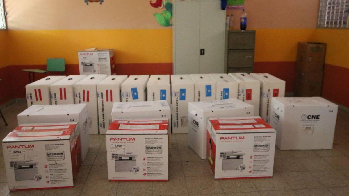 ¿Qué NO pueden hacer militares y policías en el 30-N y durante el proceso electoral?