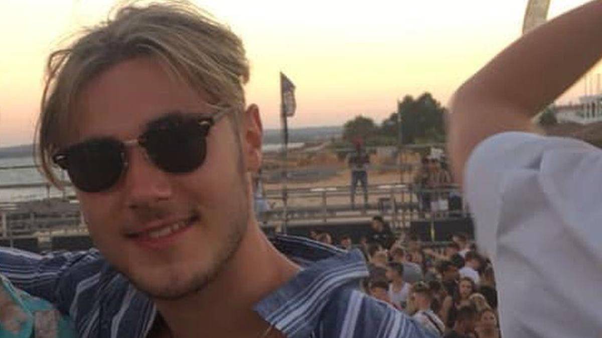Viajó de vacaciones a Grecia y murió decapitado al intentar hacerse un selfie frente a helicóptero