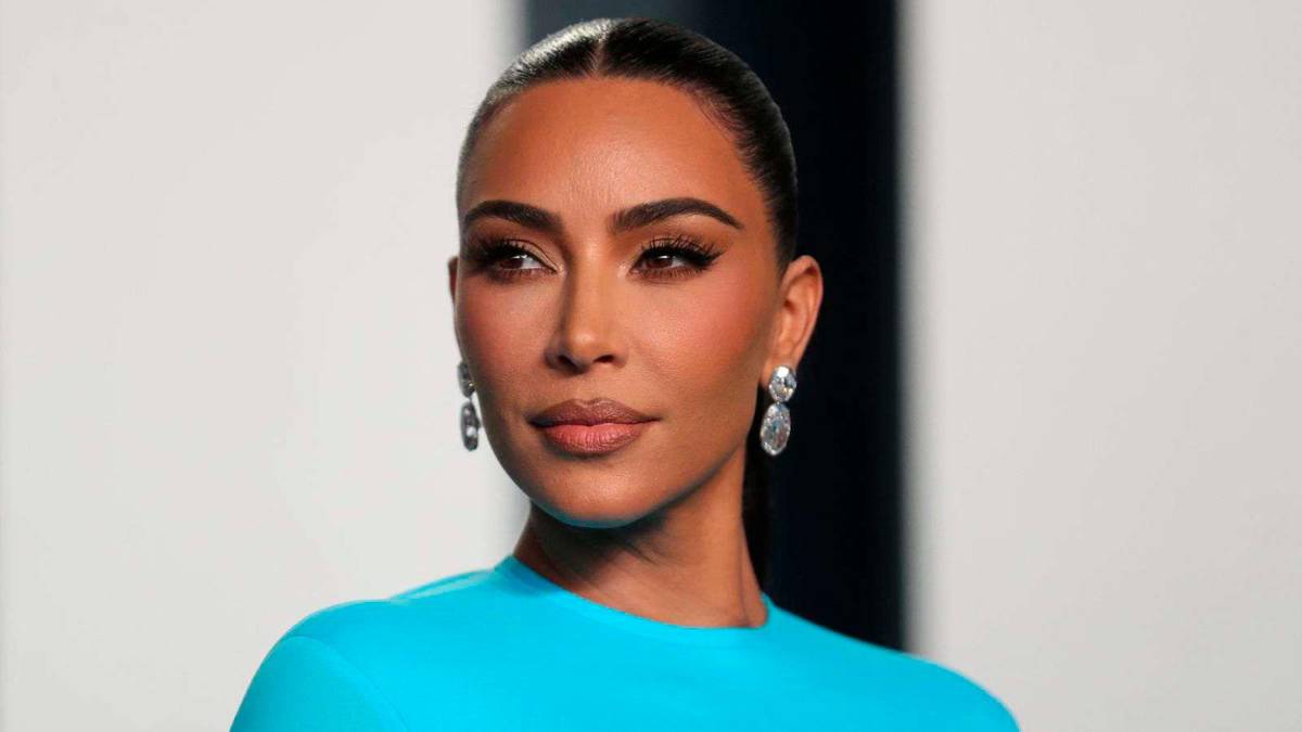 Kim Kardashian enseña cómo ocultar las ojeras y arrugas