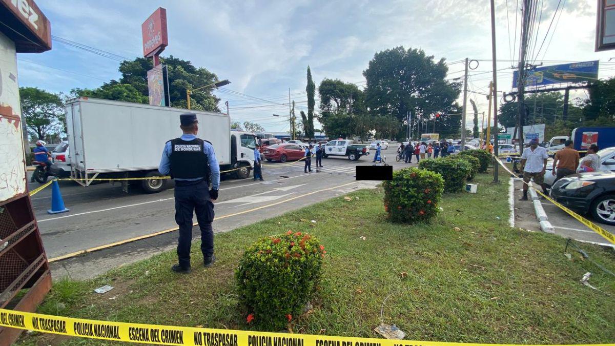 Acribillan a policía municipal de La Ceiba en un semáforo