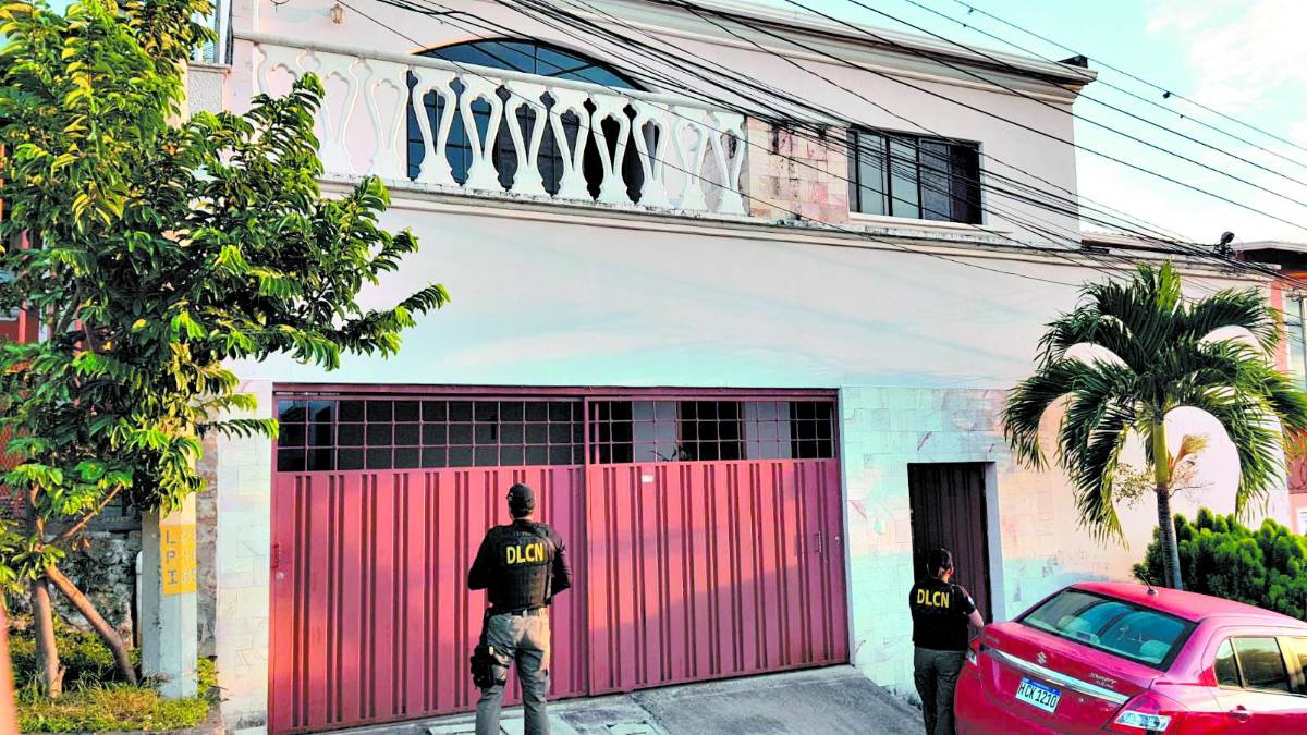 Regresan bienes a padre de diputado de Libre