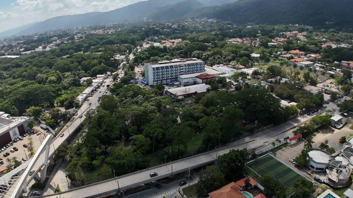 “Prometieron ocho hospitales... y en dos ni siquiera pusieron la primera piedra”