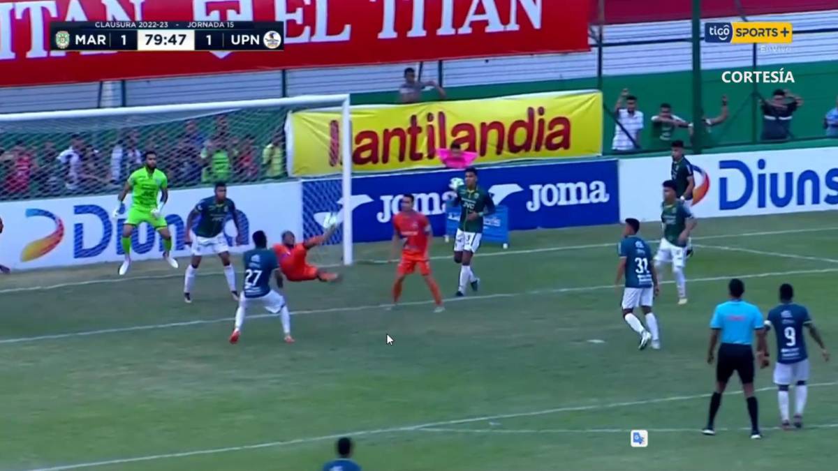 Momento de la chilena de Jairo Róchez.