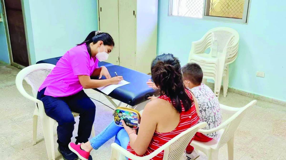 Día de la mujer: Karen Madrid, al servicio del prójimo