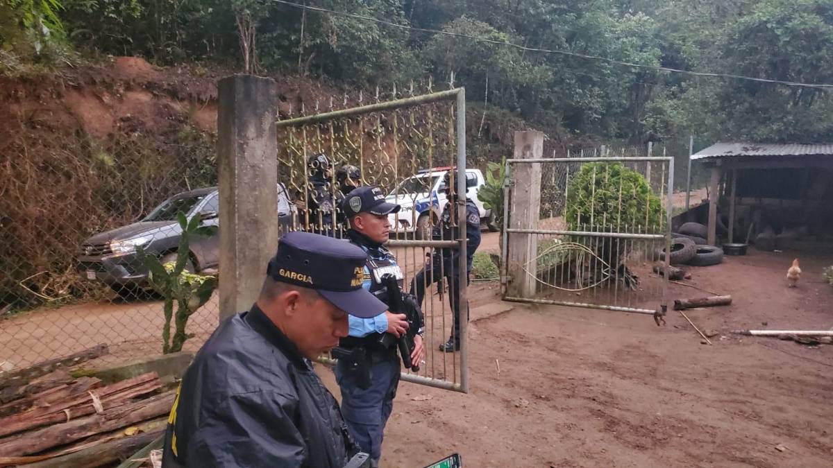 Esta mañana de jueves la Policía Nacional a través de sus direcciones ejecutó allanamientos en busca de traficantes de droga.