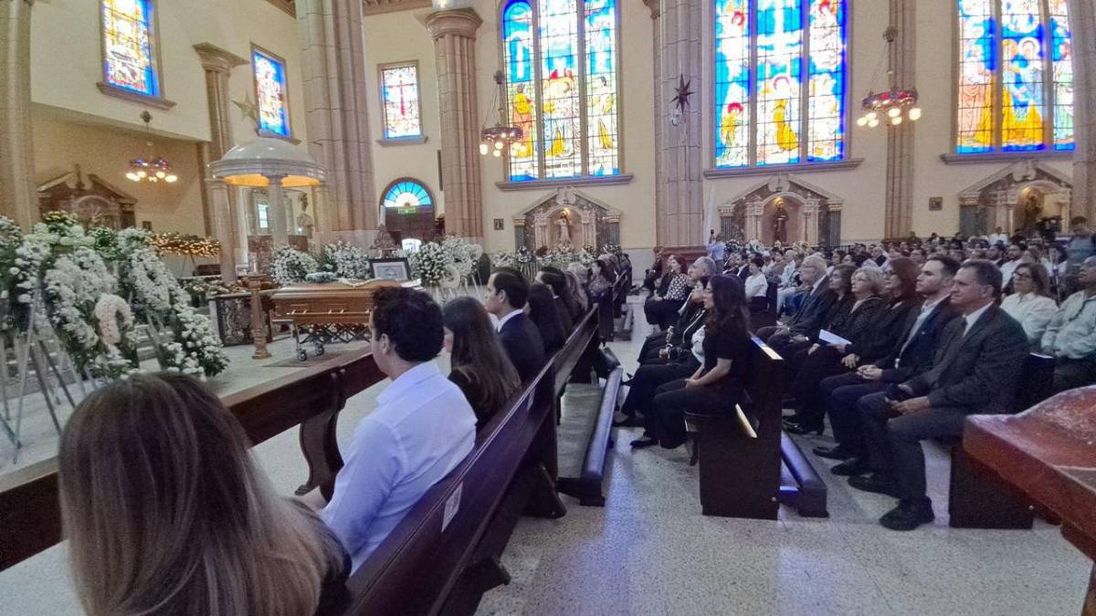 Familia y amigos despiden a don Emilio Larach con emotiva misa