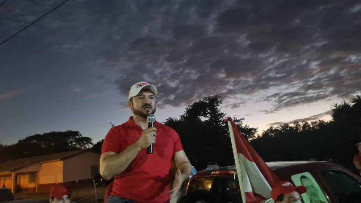 ¿Alianza? Captan a Yuri Sabas en reunión con jefe de bancada de Libre y revela lo que abordó