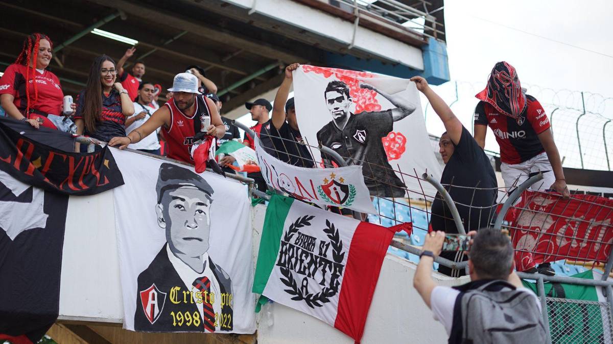 Aficionados del Atlas dicen presente en el Estadio Olímpico