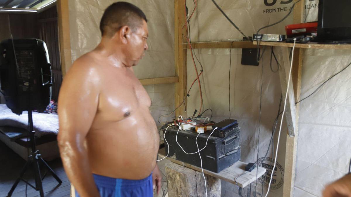 Nos damos aire con pedazos de cartón: Hondureños sin acceso a energía