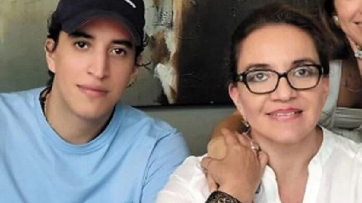 Xiomara Castro reprende públicamente a su hijo