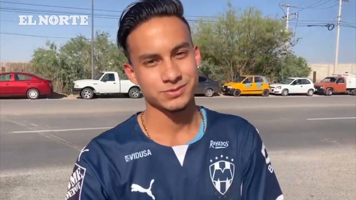 Hondureño llama la atención por ser fiel hincha del Monterrey