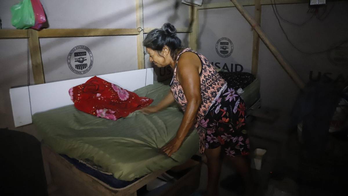 Nos damos aire con pedazos de cartón: Hondureños sin acceso a energía