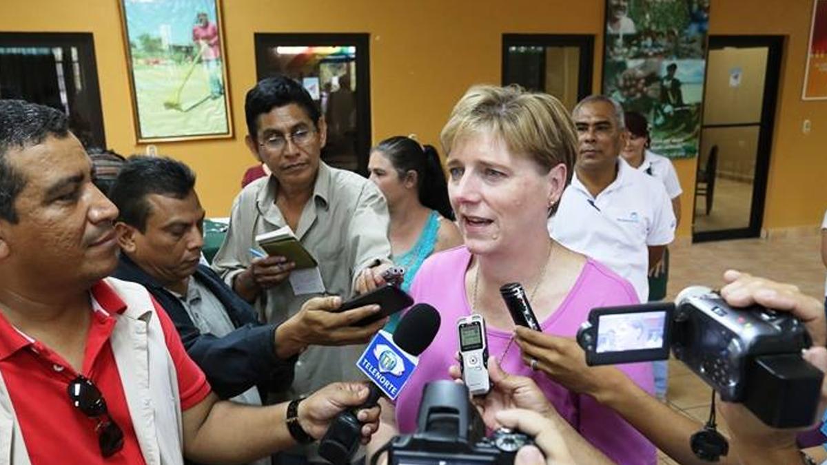 El canciller de Honduras, Lisandro Rosales, le dio “la bienvenida” a Laura Farnsworth Dogu, quien fue propuesta por Washington para que sea la nueva embajadora de Estados Unidos en Tegucigalpa.