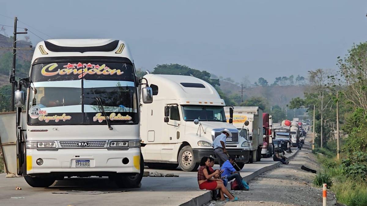 Protesta en carretera CA-4 por abandono de proyecto habitacional