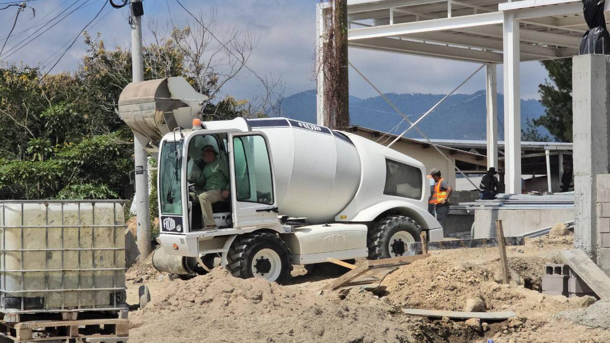 “Prometieron ocho hospitales... y en dos ni siquiera pusieron la primera piedra”