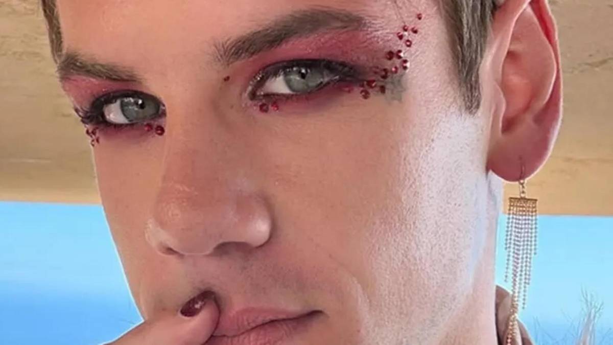 El cantante Caleb Shomo se declara gay tras 14 años de matrimonio