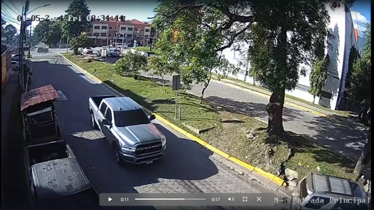 El conductor del pick-up iba a exceso de velocidad.