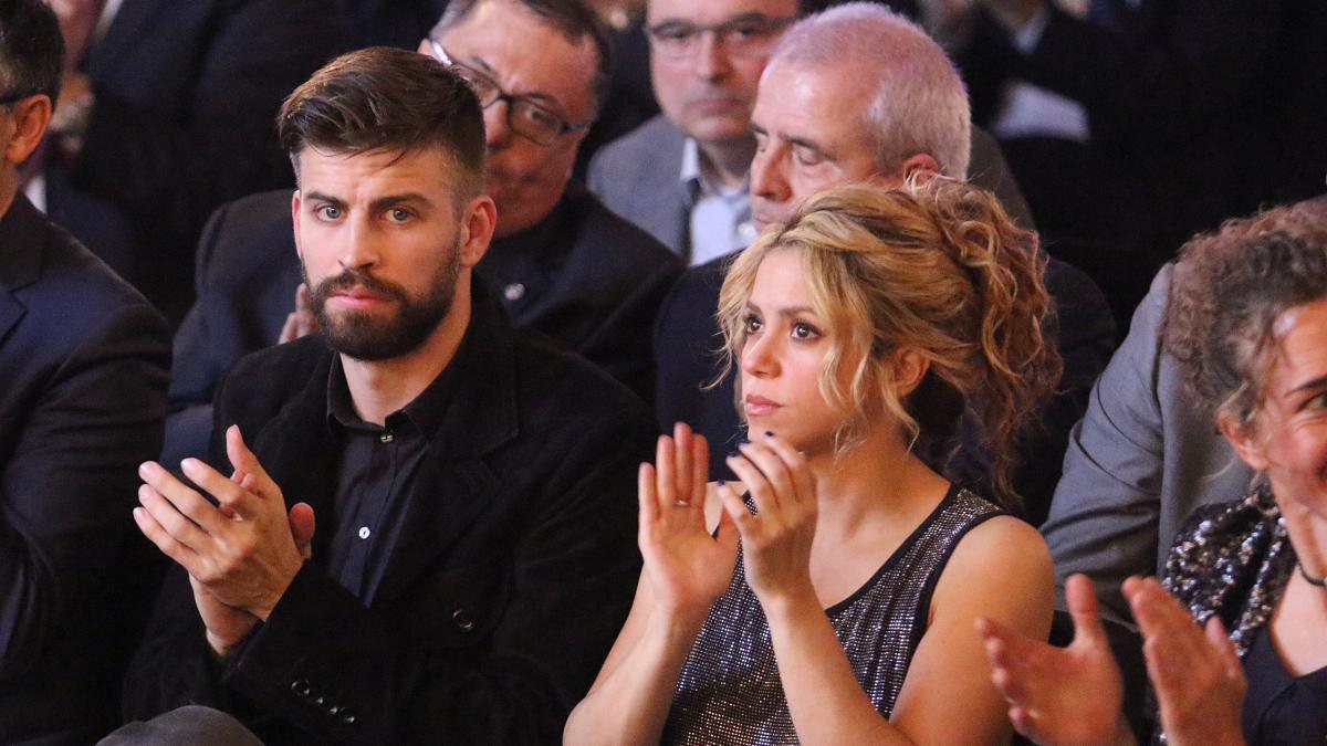 Pese a los fuertes rumores de infidelidad por parte de Piqué, la cantante y el futbolista se han mantenido al margen y no han dado más detalles de su ruptura.