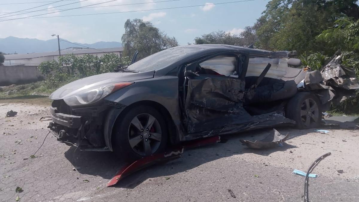 Impactantes imágenes del accidente de rastra con cinco carros que dejó dos muertos en Choloma