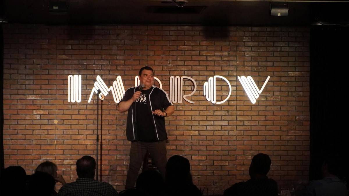 Uno de los mayores evasores de impuestos de California: acusan a comediante hondureño Carlos Mencía
