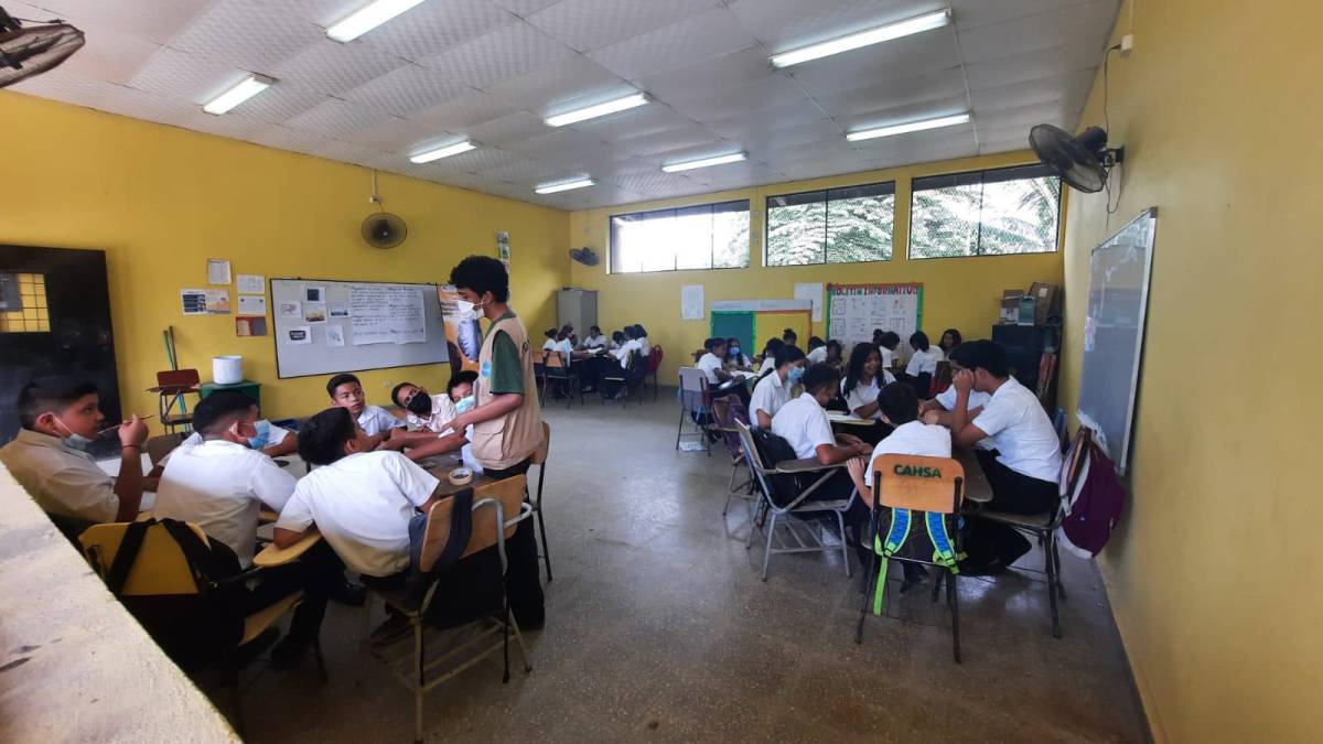 La Escuela Roberto Larios fue destruida durante las tormentas ETA y OITA en 2020 y sus estudiantes son de bajos recursos.