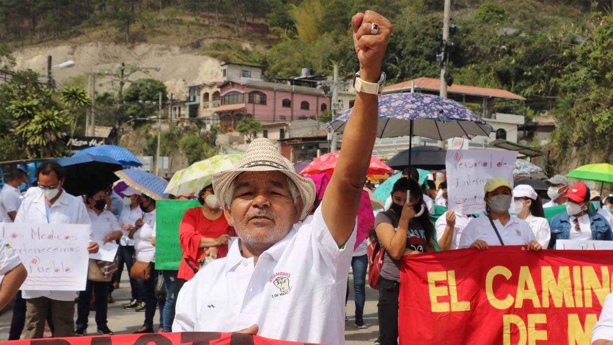 Sindicalistas, magisterio y empleados públicos marchan y reclaman derechos laborales en Santa Rosa de Copán.