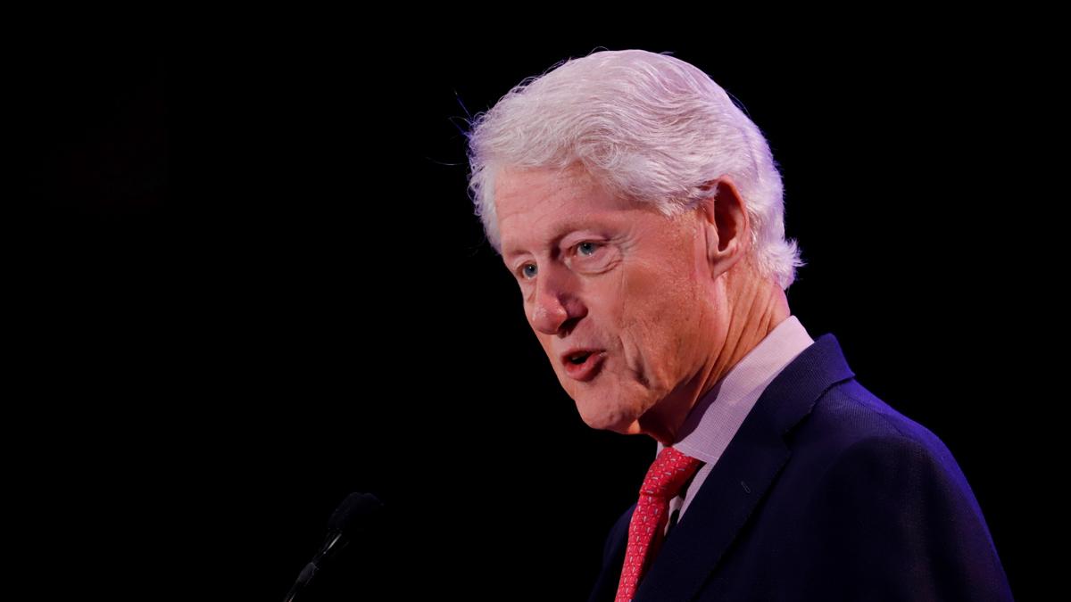 Bill Clinton es hospitalizado de emergencia por una infección