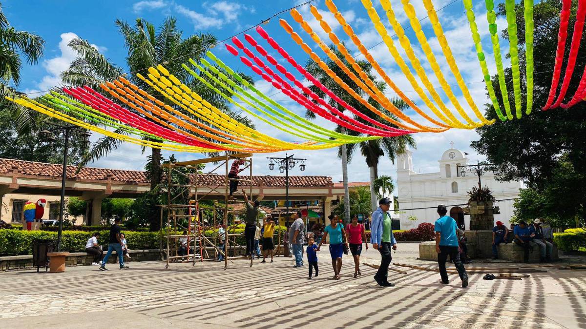Artesanos de Copán Ruinas preparan feria para Feriado Morazánico