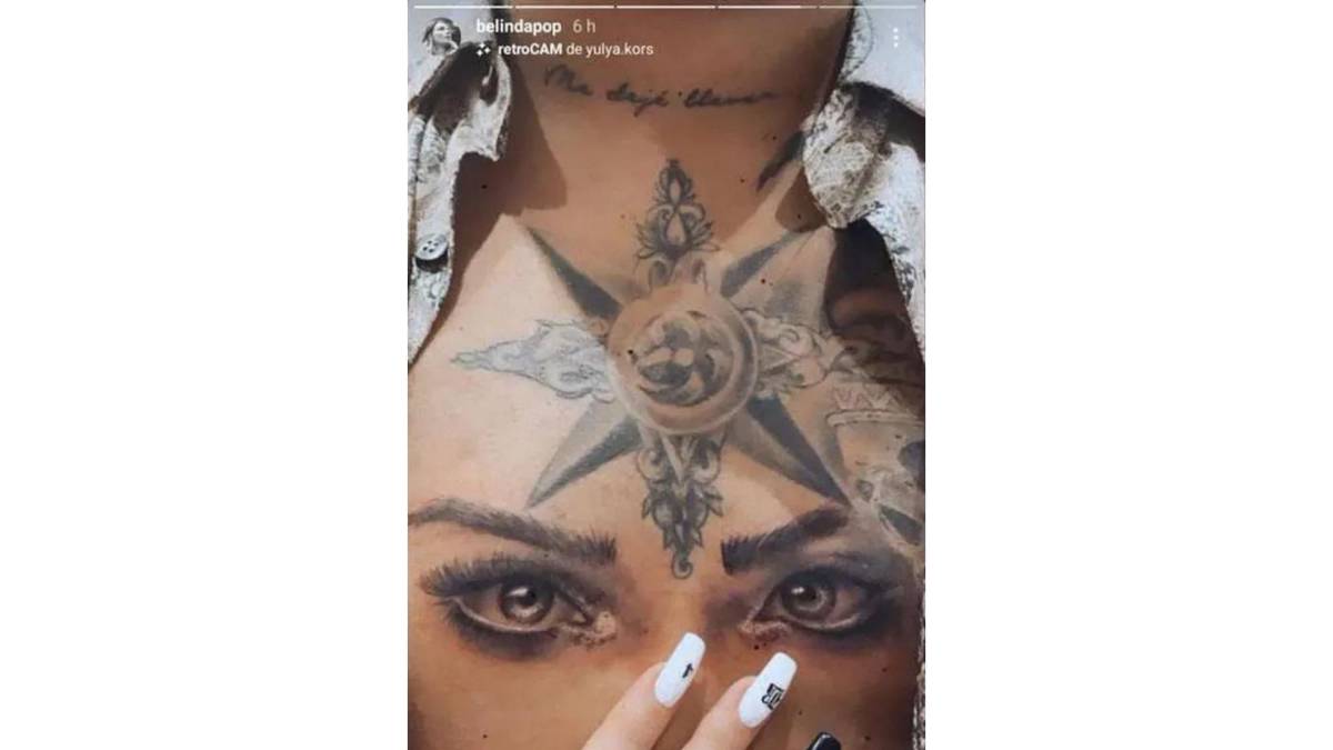 Tatuaje que Nodal se hizo en su pecho, el cual, aparentemente, ya borró con tratamiento láser.