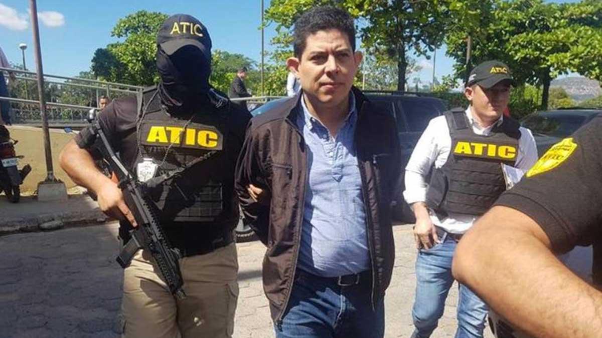 Suárez está acusado de 85 delitos de malversación de caudales públicos, 12 de fraude y la apropiación de 15 millones de lempiras.
