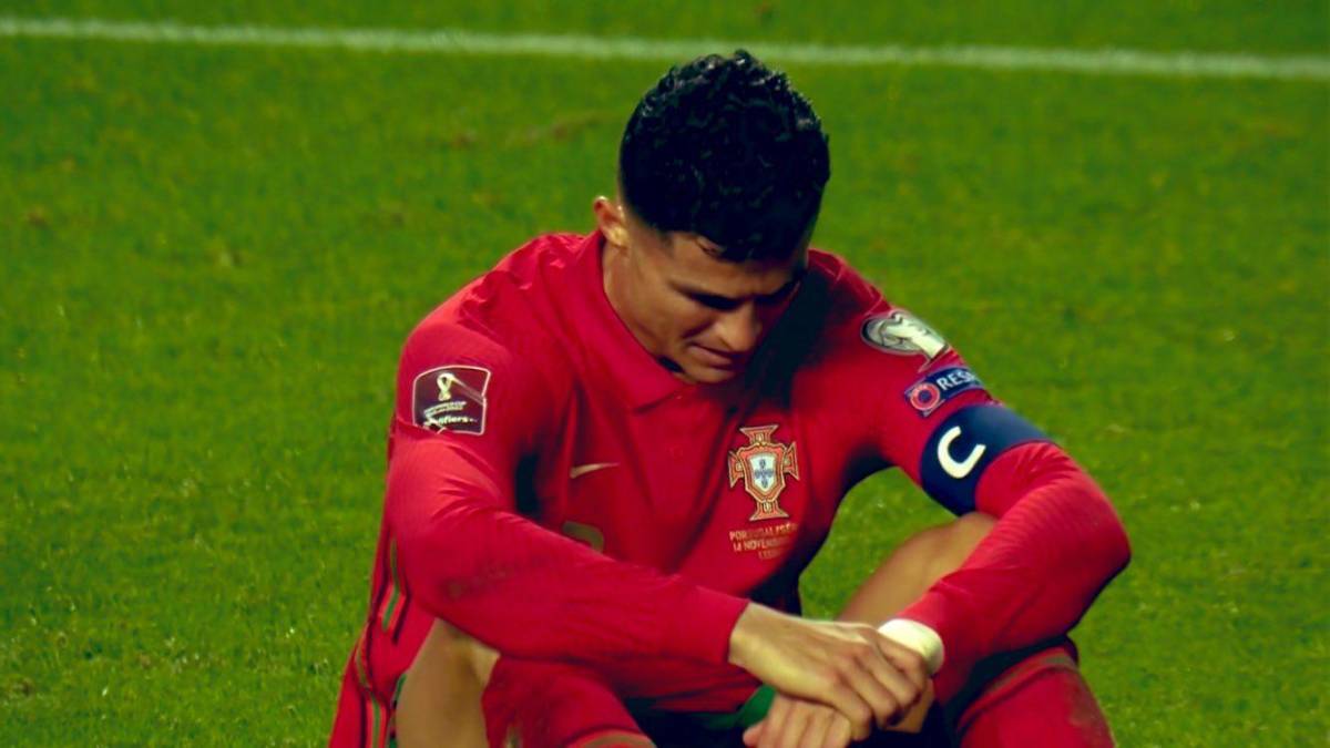 Enfado y frustración era lo que reflejaba CR7 tras la derrota 1-2 de Portugal a manos de Serbia que los manda a tener que jugar repesca. 