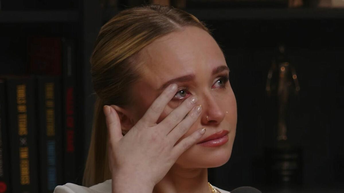 Hayden Panettiere fue obligada a estar con un hombre famoso cuando ella tenía 18