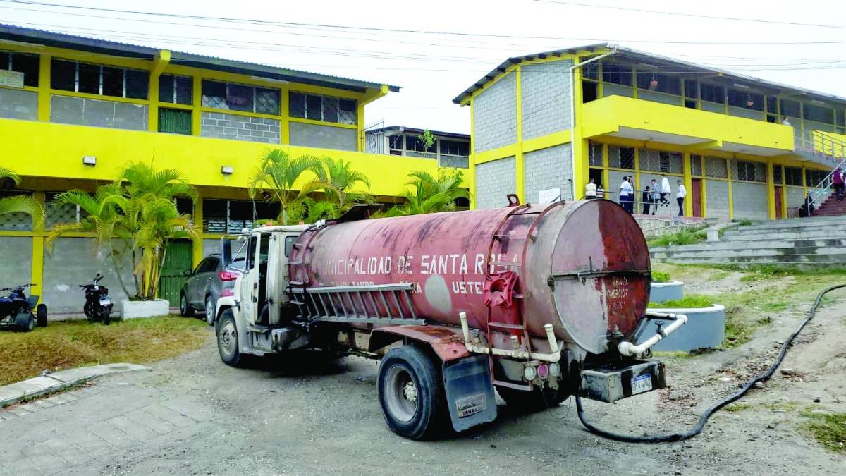 Deficiente servicio en la región causa malestar.