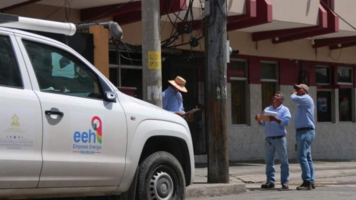 Lluvias dejan sin energía eléctrica varios sectores de San Pedro Sula