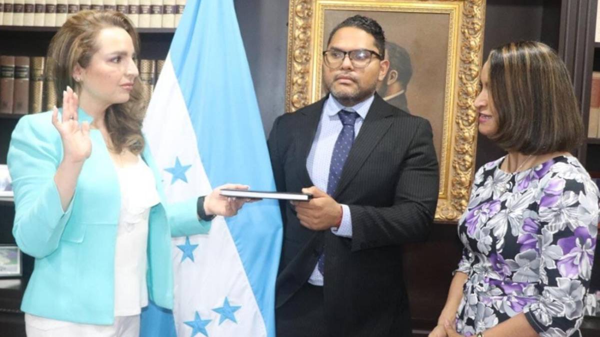 Xiomara Castro designa a Linda Redondo como embajadora de Honduras en Chile