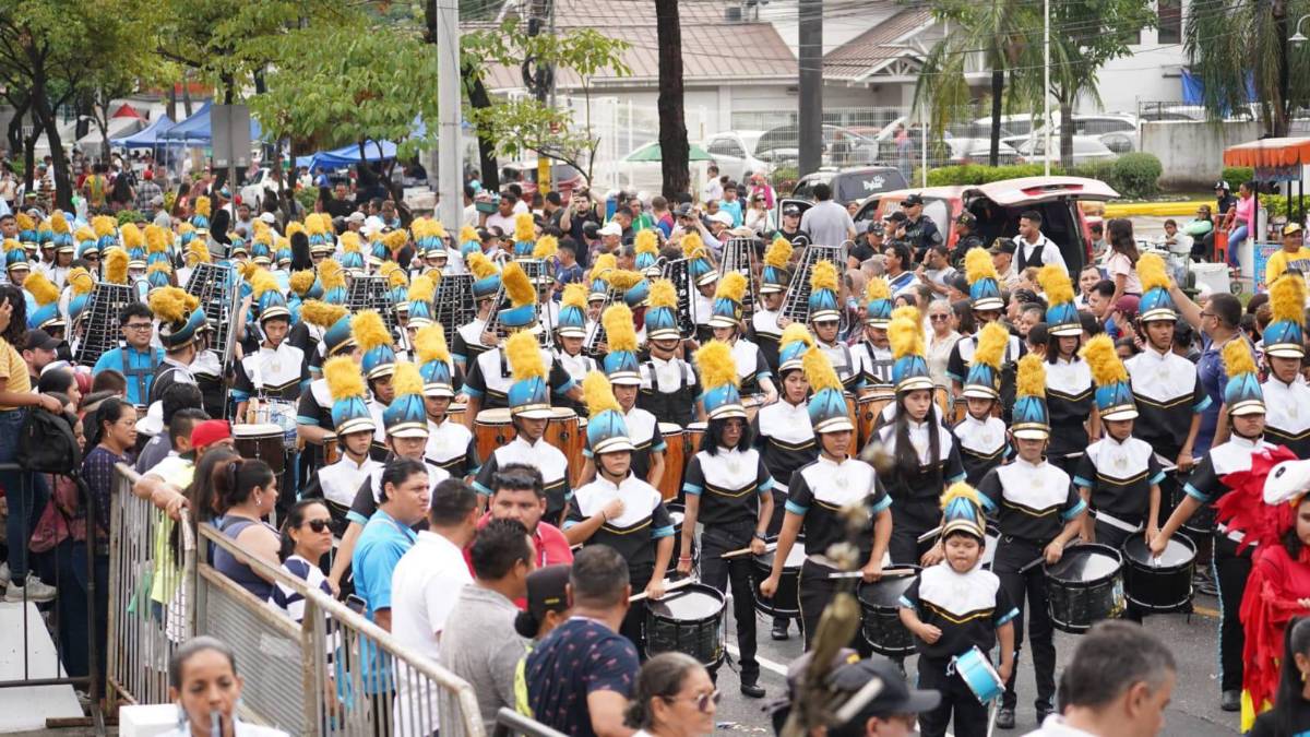 Belleza sampedrana: Kristen Alfaro, la bella palillona del Instituto Luis Bográn